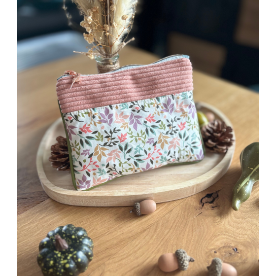 Trousse Ana en velours artisanal rose jardin secret